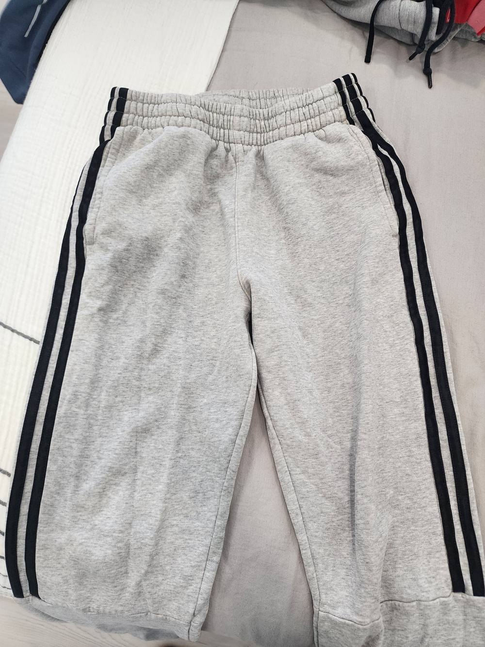 Adidas Kids' Fleece Grey Logo Track Pants with Black Stripes Size XL 14/16 - Picture 7 of 13